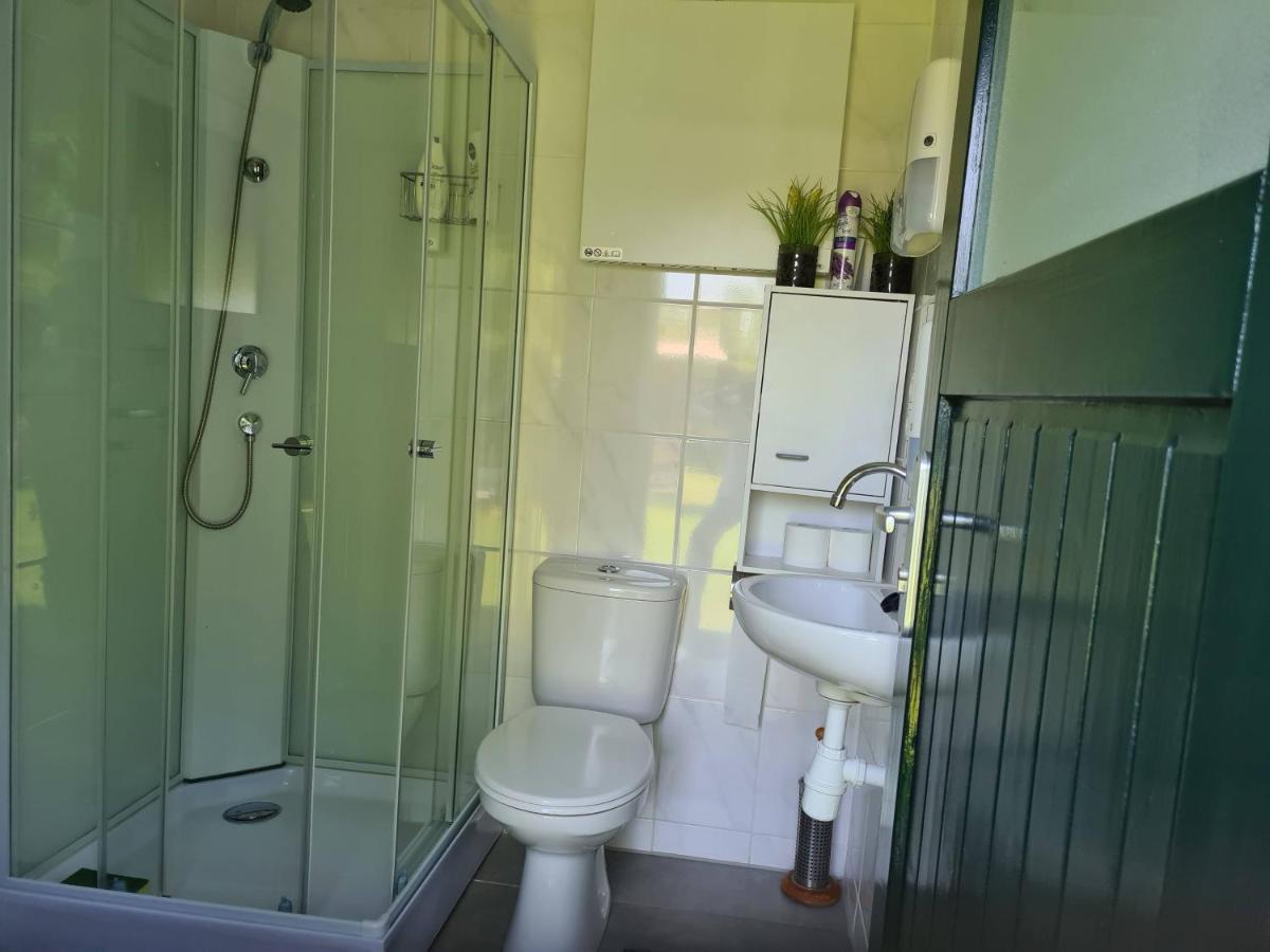 Guesthouse Wallenborn - Lodge エクステリア 写真