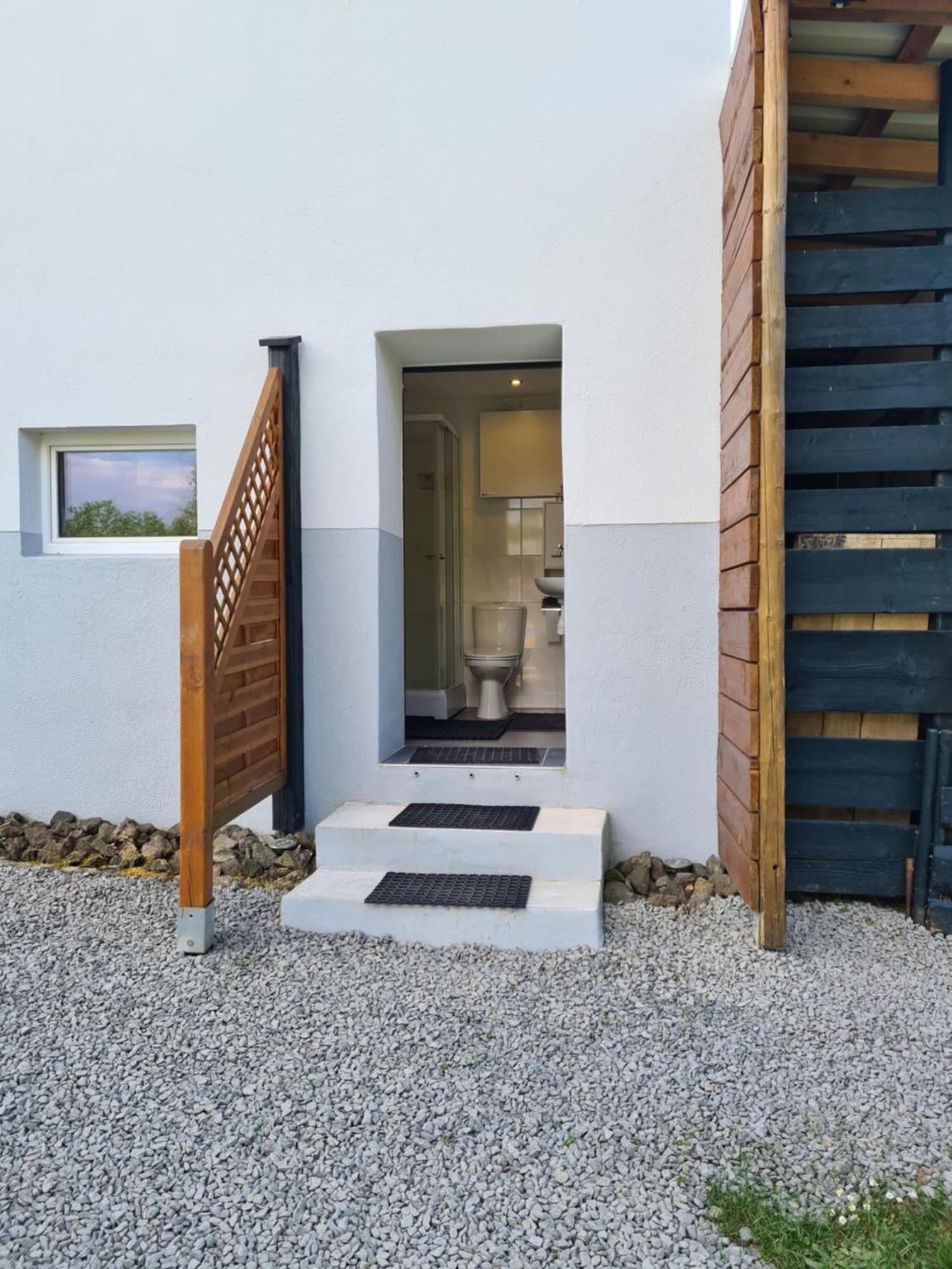 Guesthouse Wallenborn - Lodge エクステリア 写真
